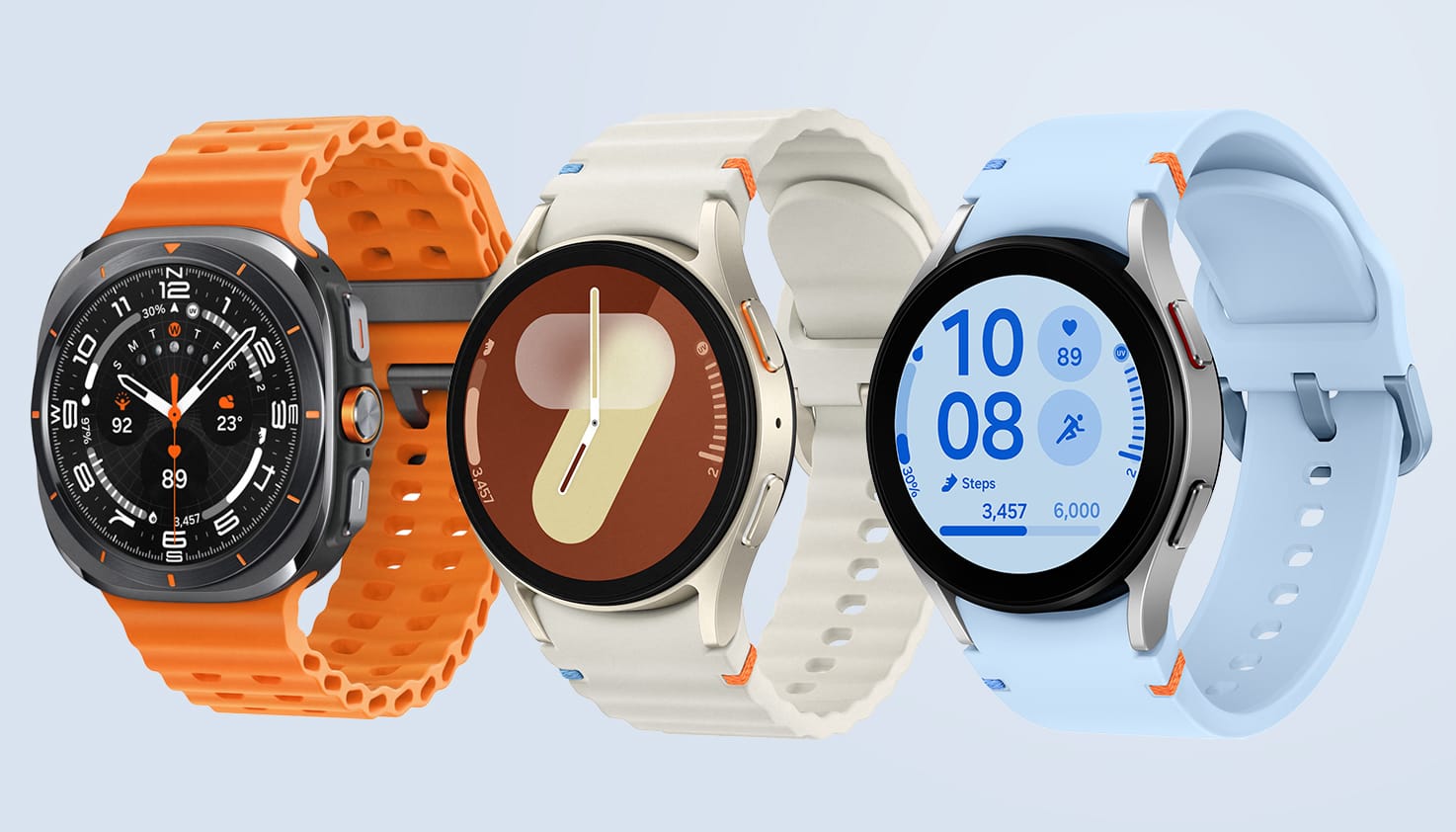 Drie verschillende Samsung Galaxy Watches naast elkaar.
